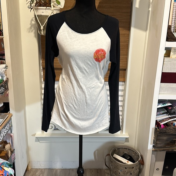 Vans “OFF THE WALL.” Shirt - Picture 2 of 2